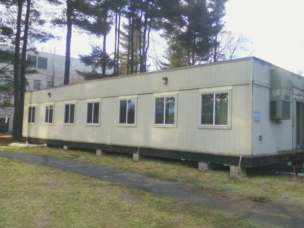 A modular building trailer